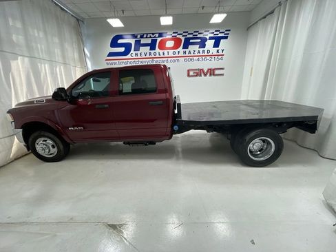 Used 2022 RAM 3500 Tradesman w/ Chrome Appearance Group AWD/4WD image 7