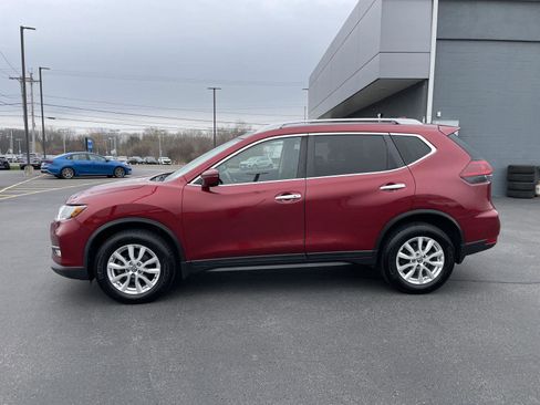 Used 2018 Nissan Rogue SV image 4