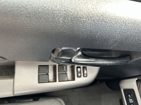 Used 2010 Toyota Tundra 4x4 CrewMax image 20