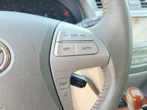 Used 2011 Toyota Camry XLE w/ SE/XLE Extra-Value Pkg FWD image 21