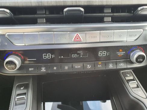 Used 2024 Kia Telluride SX FWD image 17