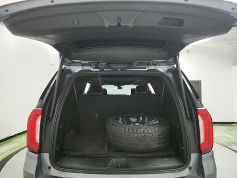 Used 2021 GMC Yukon XL SLT w/ SLT Premium Package image 31