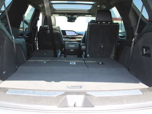 Used 2023 Cadillac Escalade Premium Luxury AWD/4WD image 50
