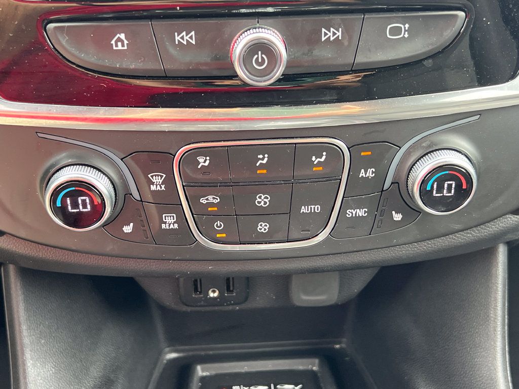 Used 2023 Chevrolet Traverse LT AWD/4WD image 24
