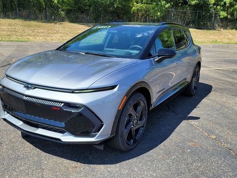 New 2025 Chevrolet Equinox EV RS w/ Convenience Package II image 5