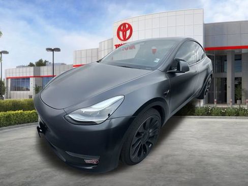 Used 2024 Tesla Model Y Performance image 4