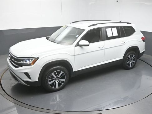 Certified 2023 Volkswagen Atlas SE image 43