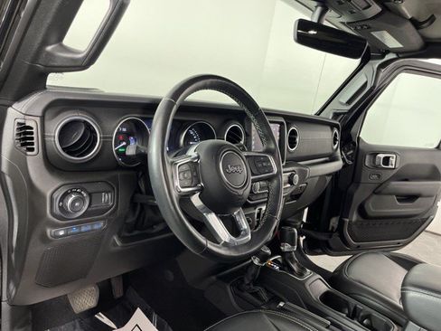Used 2023 Jeep Wrangler Unlimited Sahara w/ Cold Weather Group AWD/4WD image 16