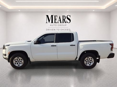 Used 2025 Nissan Frontier S AWD/4WD image 2