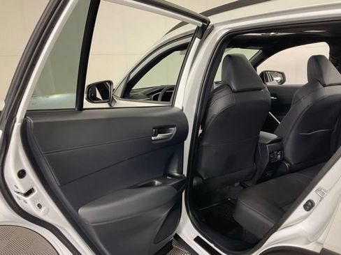 Used 2025 Toyota Corolla Cross AWD Hybrid w/ Convenience Package image 39
