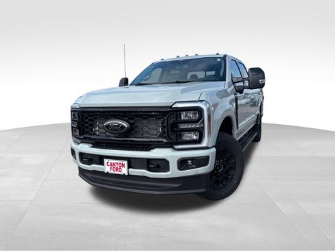 New 2026 Ford F250 Lariat w/ Black Appearance Package AWD/4WD image 1