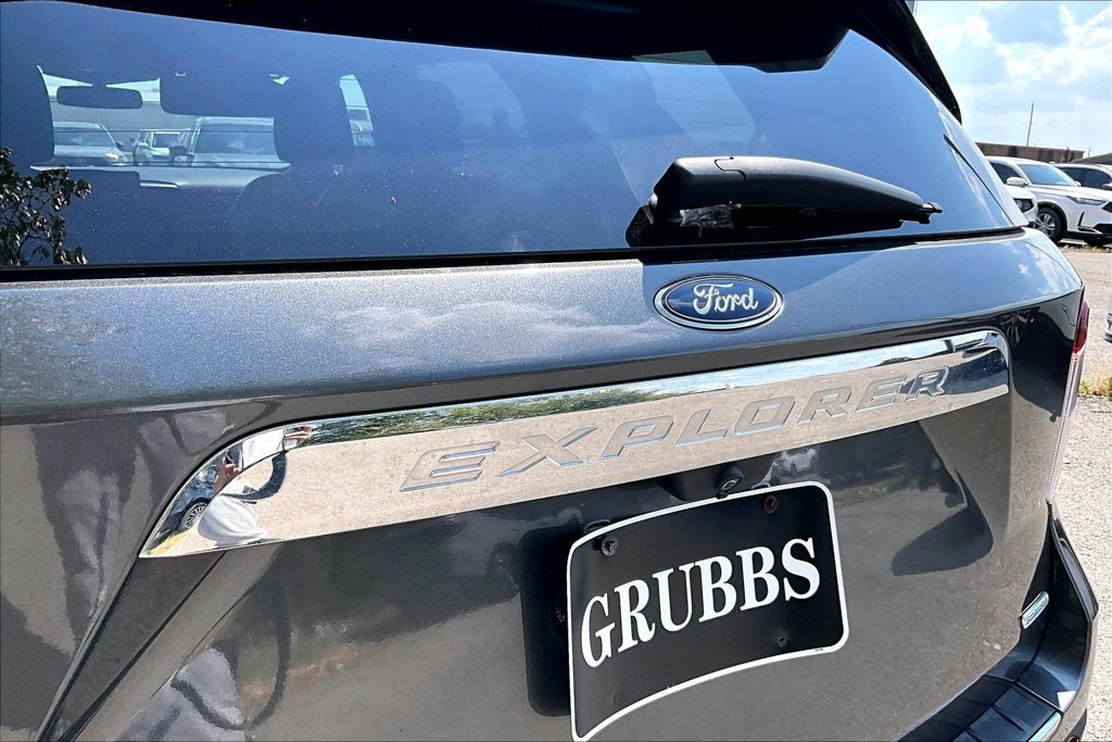Used 2020 Ford Explorer Limited RWD image 43