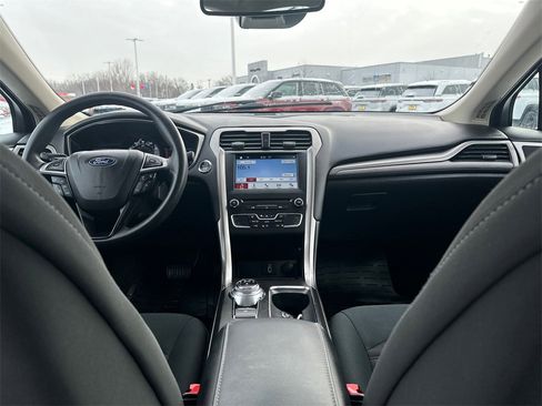 Used 2018 Ford Fusion SE image 39