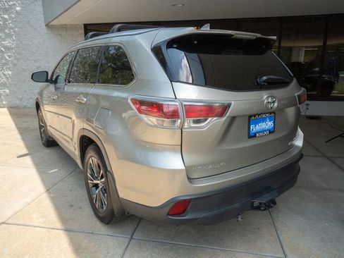 Used 2016 Toyota Highlander XLE AWD/4WD image 5