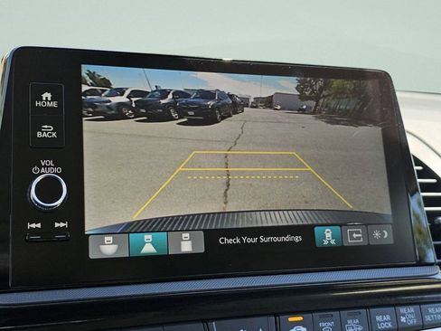 Used 2026 Honda Odyssey Touring image 11