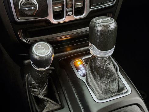 Used 2020 Jeep Wrangler Unlimited Sport S image 17