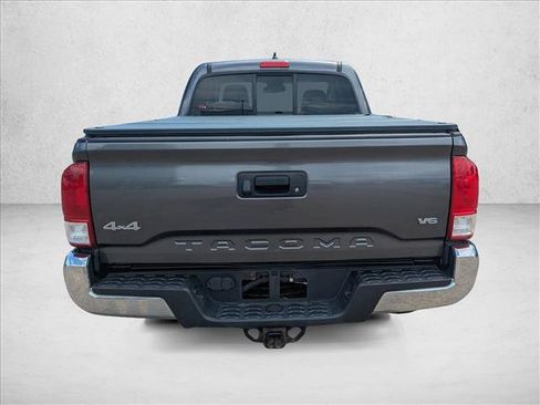 Used 2017 Toyota Tacoma SR5 w/ Tow Package AWD/4WD image 6