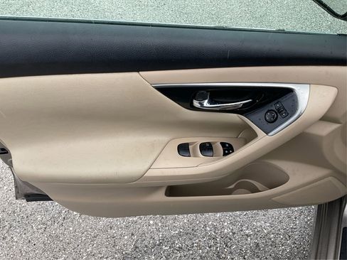 Used 2014 Nissan Altima 2.5 S w/ Sport Value Package FWD image 19