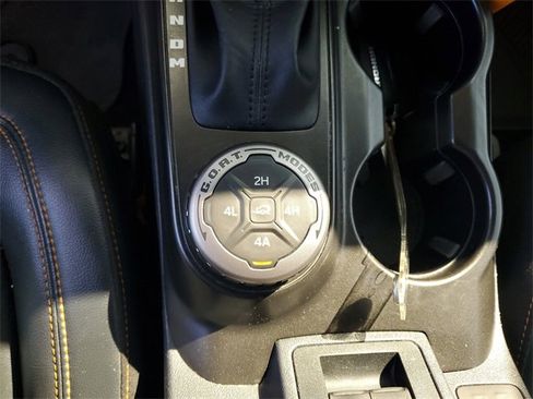 Used 2023 Ford Bronco Badlands image 22