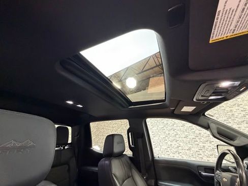 Used 2021 Chevrolet Silverado 1500 High Country w/ Technology Package image 10