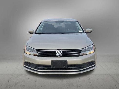 Used 2016 Volkswagen Jetta SE image 9