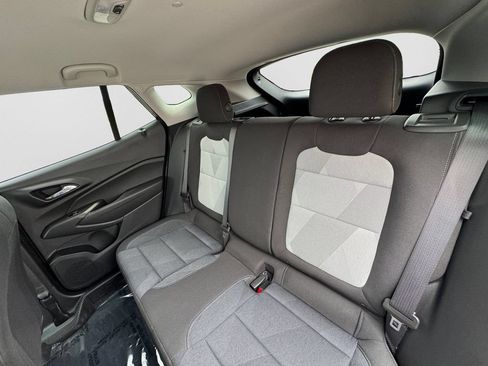 Used 2024 Chevrolet Trax LS w/ LS Convenience Package FWD image 12