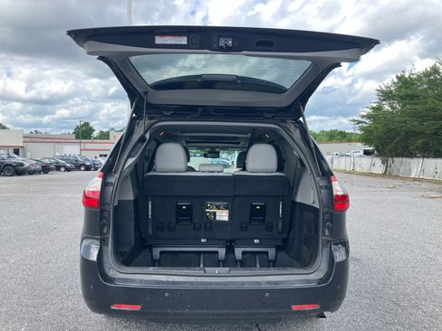 Used 2020 Toyota Sienna Limited Premium AWD/4WD image 18