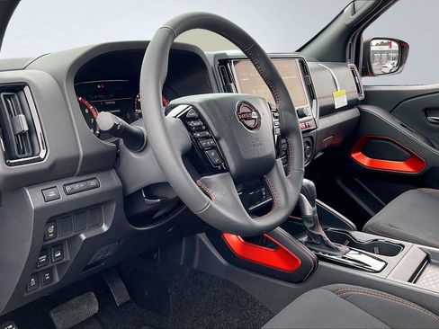 New 2025 Nissan Frontier PRO-4X image 7