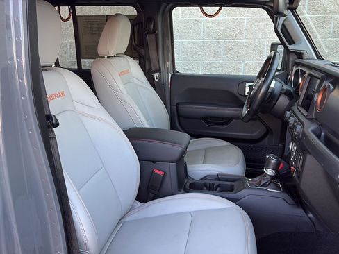 Used 2023 Jeep Gladiator Mojave w/ Cold Weather Group AWD/4WD image 23