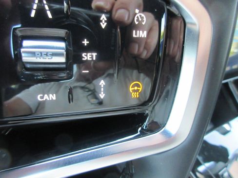 Used 2024 Land Rover Range Rover Sport SE AWD/4WD image 50