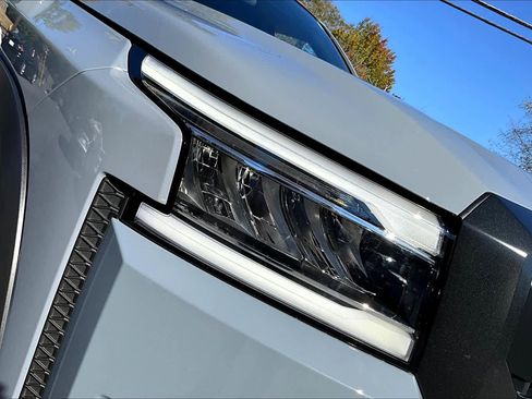 Used 2023 Nissan Frontier PRO-4X w/ Technology Package image 26