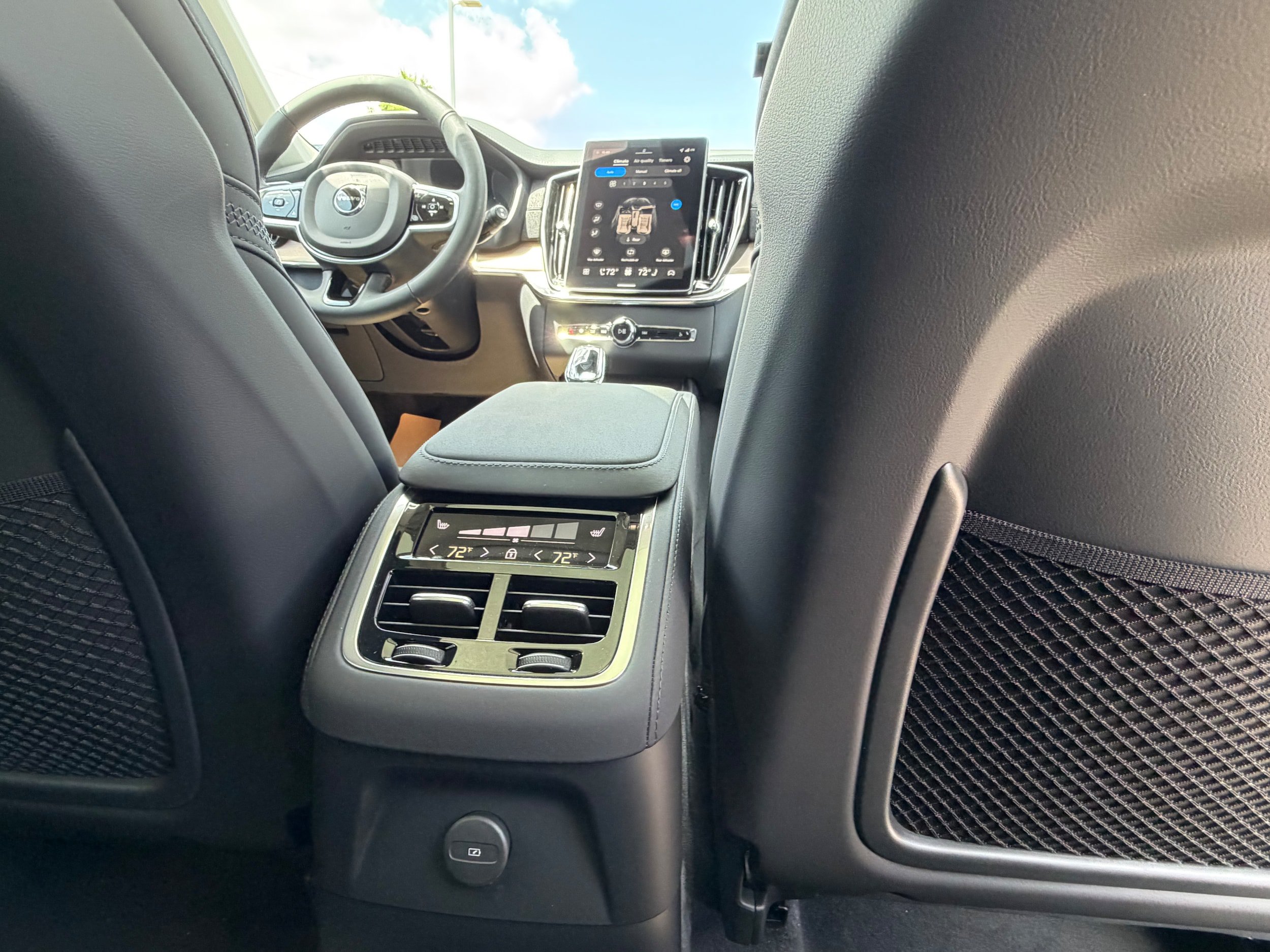 New 2026 Volvo XC90 T8 Plus AWD/4WD image 12