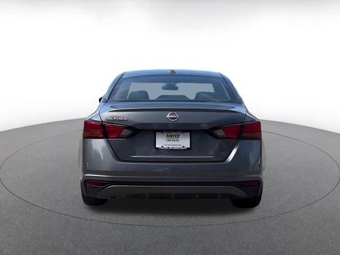 Used 2025 Nissan Altima 2.5 SV FWD image 12