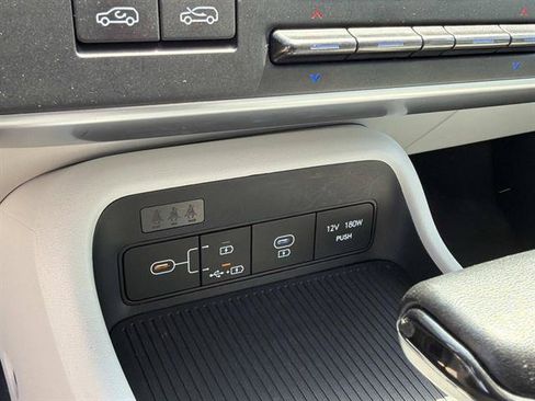 Used 2024 Hyundai Kona SEL FWD image 29