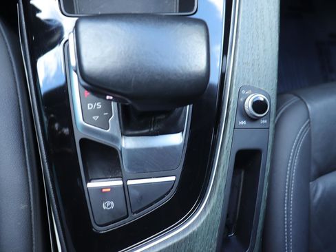 Used 2020 Audi A4 2.0T Premium w/ Convenience Package image 34