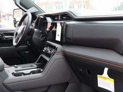 New 2026 GMC Sierra 2500 AT4 w/ AT4 Premium Plus Package image 10