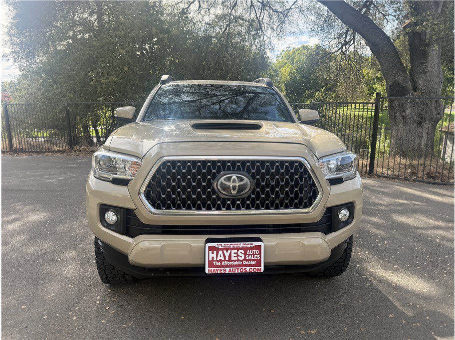 Used 2019 Toyota Tacoma TRD Sport w/ Technology Package AWD/4WD image 8