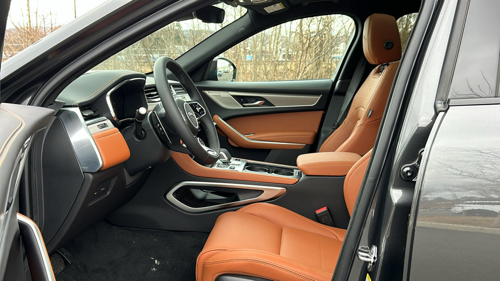 Used 2026 Jaguar F-PACE R-Dynamic S AWD/4WD image 11