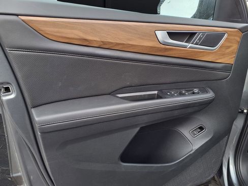 Used 2024 Volkswagen Atlas SE w/ Panoramic Sunroof Package image 47