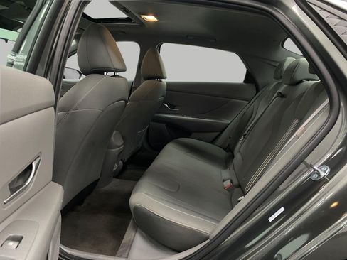 Certified 2025 Hyundai Elantra SEL FWD image 29
