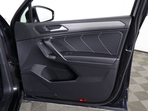 Used 2022 Volkswagen Tiguan SE FWD image 24
