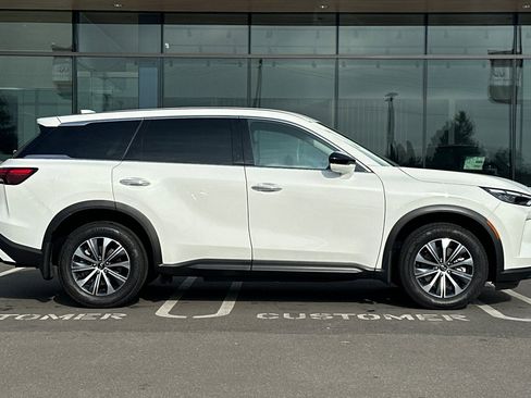 Certified 2025 INFINITI QX60 Pure image 3