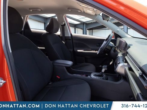 Used 2025 Hyundai Kona SEL FWD image 18