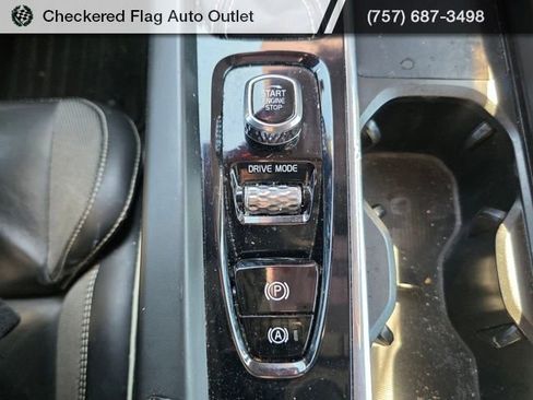 Used 2021 Volvo XC60 T6 R-Design image 20