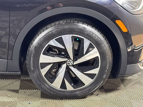 Used 2024 Volkswagen ID.4 2WD image 23