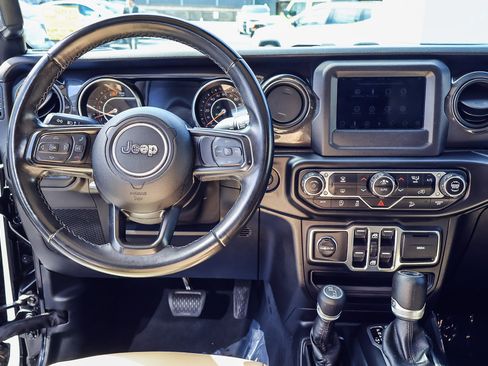 Used 2020 Jeep Wrangler Unlimited Sport image 3