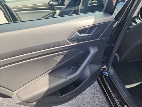 Used 2020 Volkswagen Jetta SEL Premium image 20