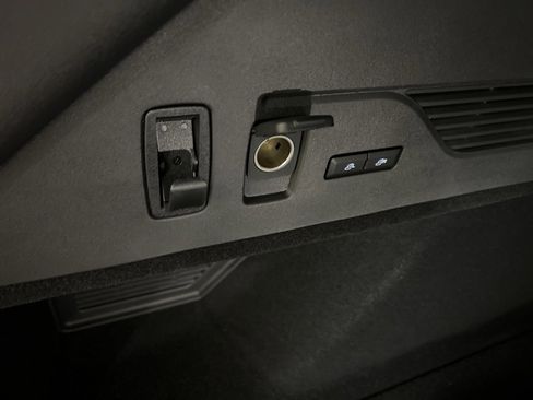 Used 2025 Lincoln Nautilus Premier w/ Equipment Group 102A image 34