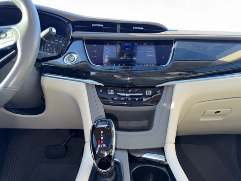 Certified 2020 Cadillac XT6 Premium Luxury image 22