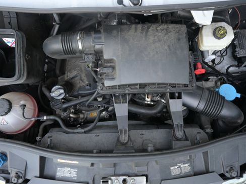 Used 2019 Freightliner Sprinter 3500 RWD image 34